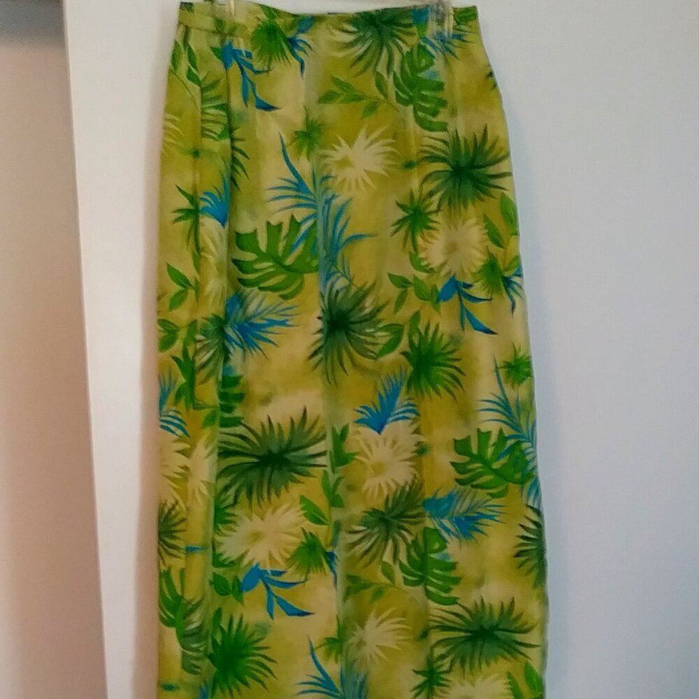 Beautiful Green and Blue Silk Wrap Skirt | Size 16 Worthington - Picture 5 of 12